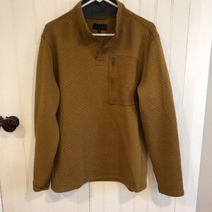 Brothers/Sons Quilted pullover. Flexible soft fabric.